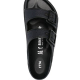 Ciabatte Arizona con fibbia in nero di Birkenstock - unisex 