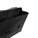 Zaino impermeabile con logo goffrato in nero Rains - unisex 