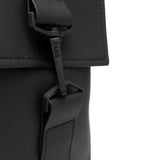 Zaino impermeabile con logo goffrato in nero Rains - unisex 