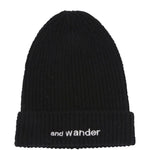Berretto con logo ricamato in nero And wander - uomo 