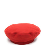 Basco con logo in rosso 