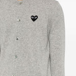 Cardigan con logo a cuore in grigio Comme des garcons play - unisex 