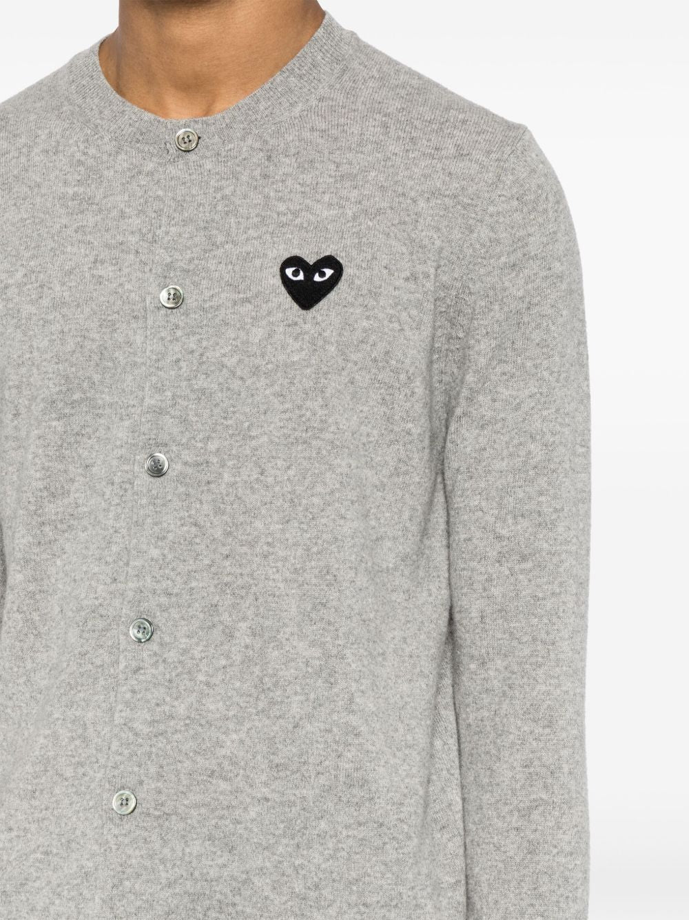 Cardigan con logo a cuore in grigio Comme des garcons play - unisex 
