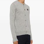 Cardigan con logo a cuore in grigio Comme des garcons play - unisex 