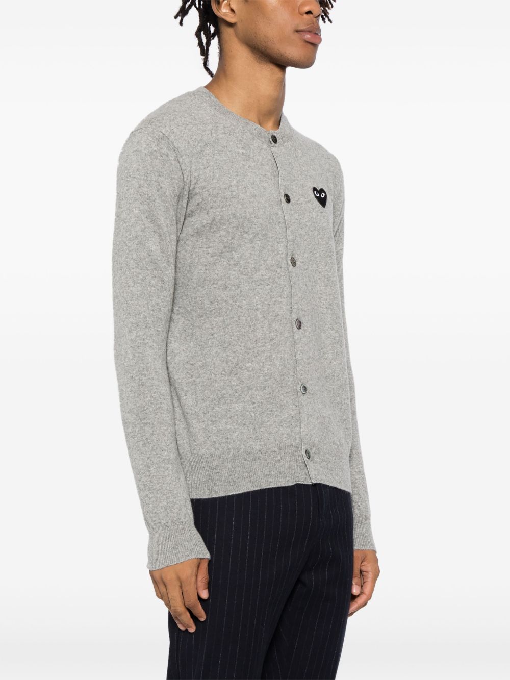 Cardigan con logo a cuore in grigio Comme des garcons play - unisex 