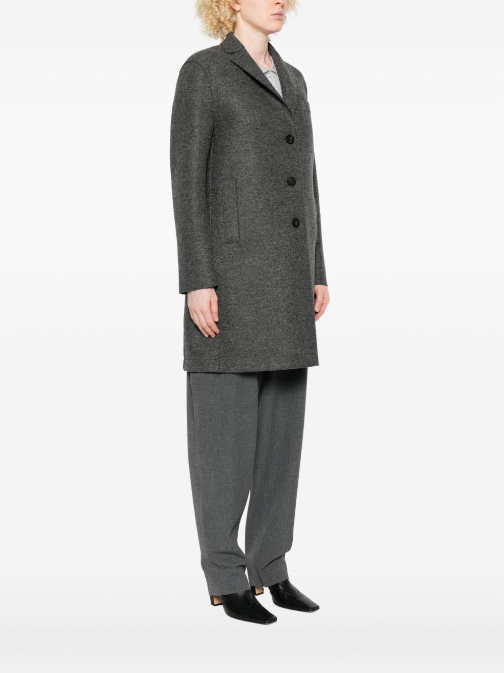 Cappotto con applicazione e bottoni in grigio Harris Wharf London - donna 