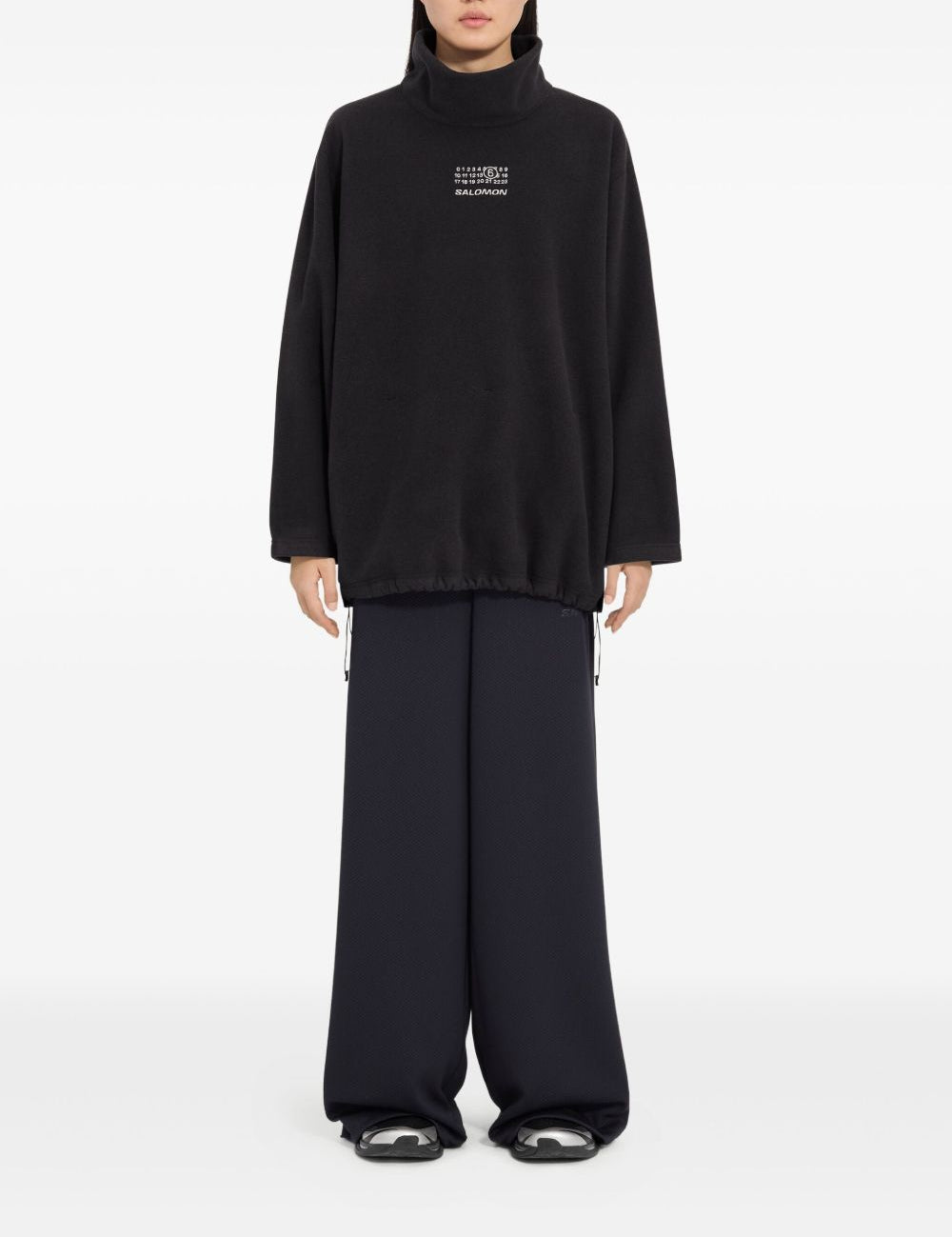 Felpa con collo alto e coulisse in nero Mm6 X Salomon - donna 