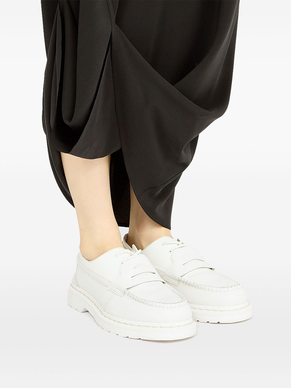 Mocassini in pelle in bianco MM6 x Dr. Martens - donna 