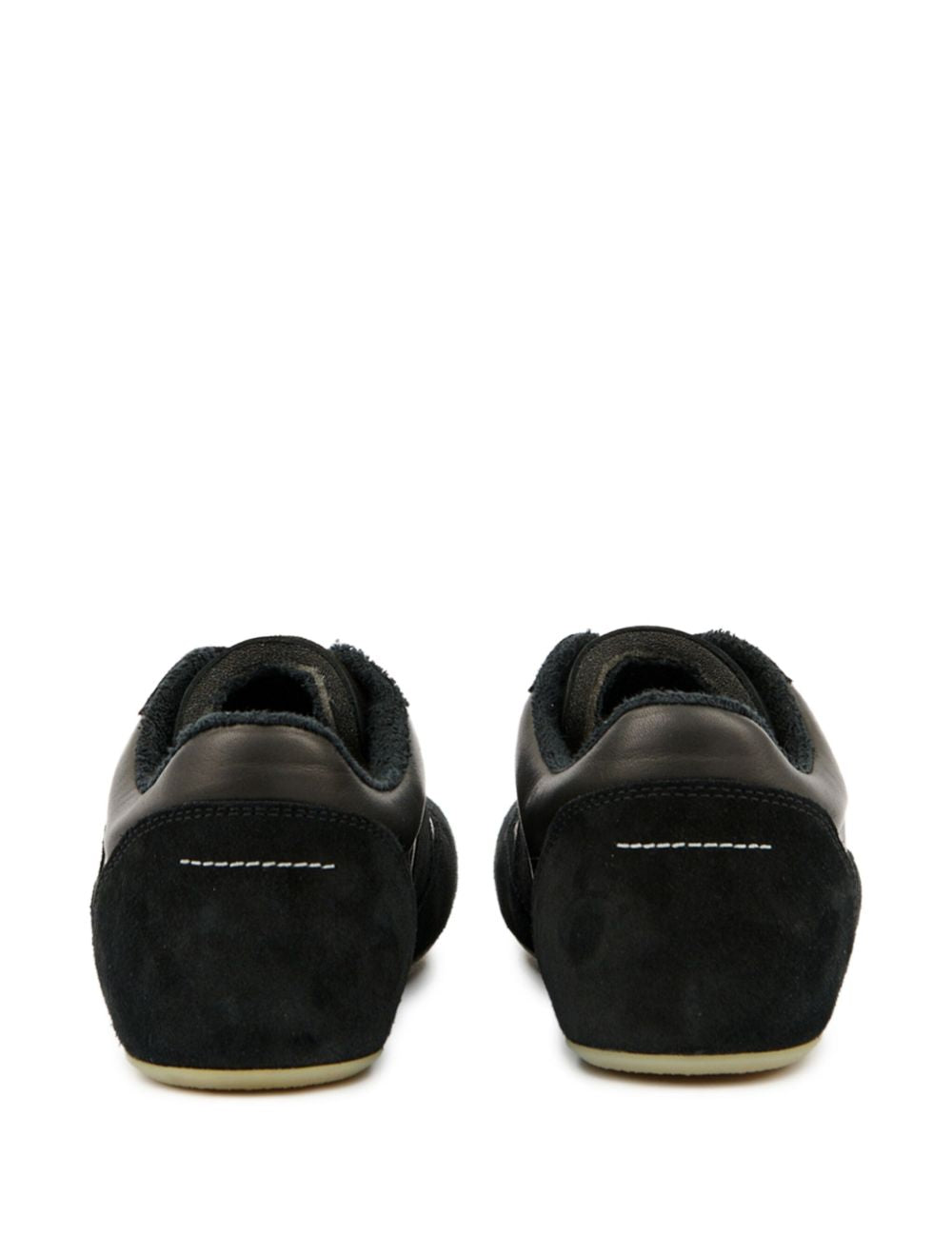 Sneakers con grafica numerica in nero 