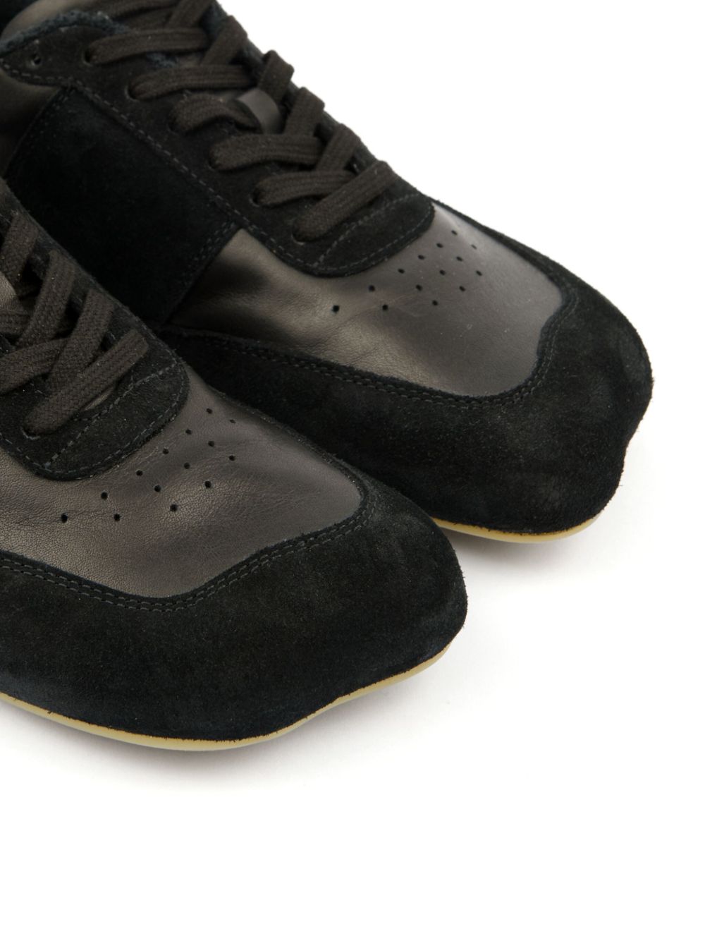 Sneakers con grafica numerica in nero 