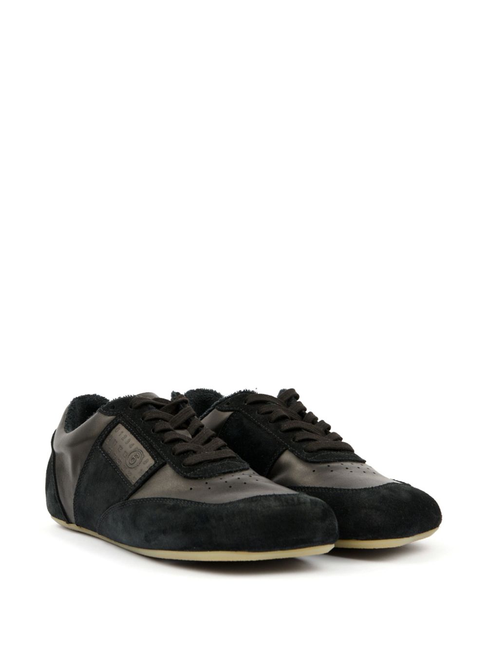 Sneakers con grafica numerica in nero 
