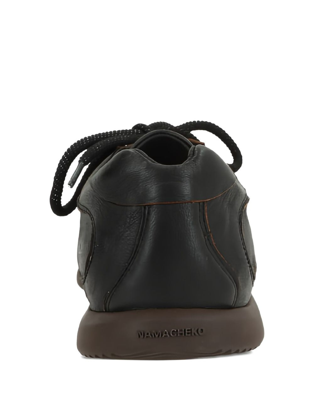 Sneakers in pelle con lacci in nero 