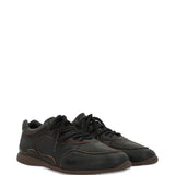 Sneakers in pelle con lacci in nero 