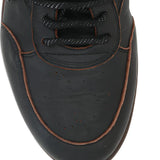 Sneakers in pelle con lacci in nero 