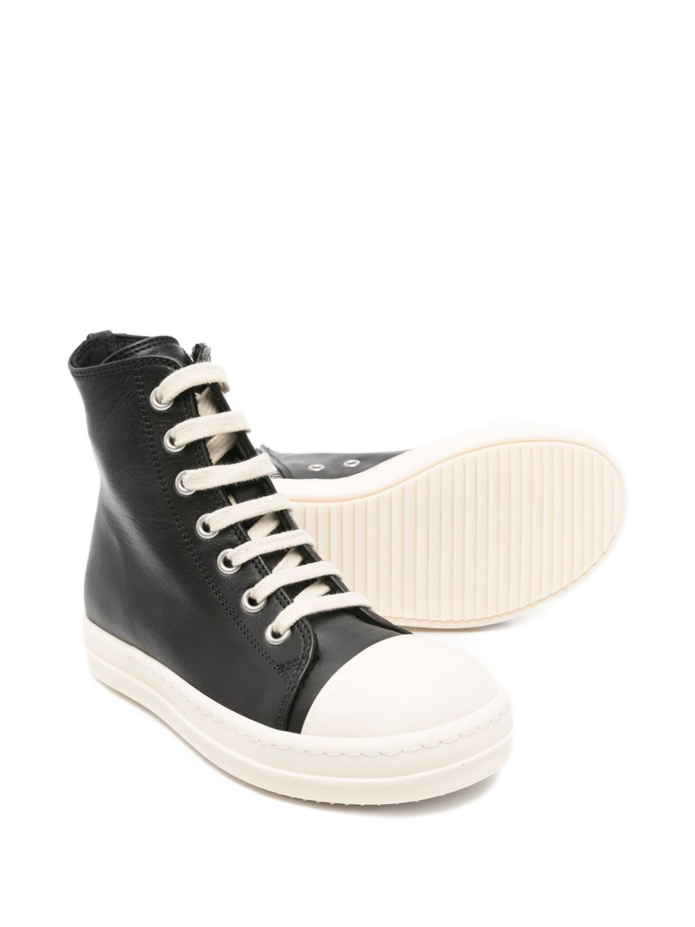 Sneakers con lacci in nero 