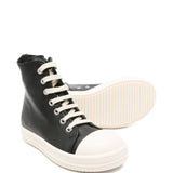 Sneakers con lacci in nero 