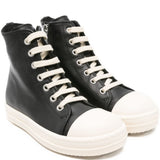 Sneakers con lacci in nero 