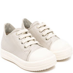 Sneakers in pelle con lacci in grigio 