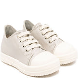 Sneakers in pelle con lacci in grigio 