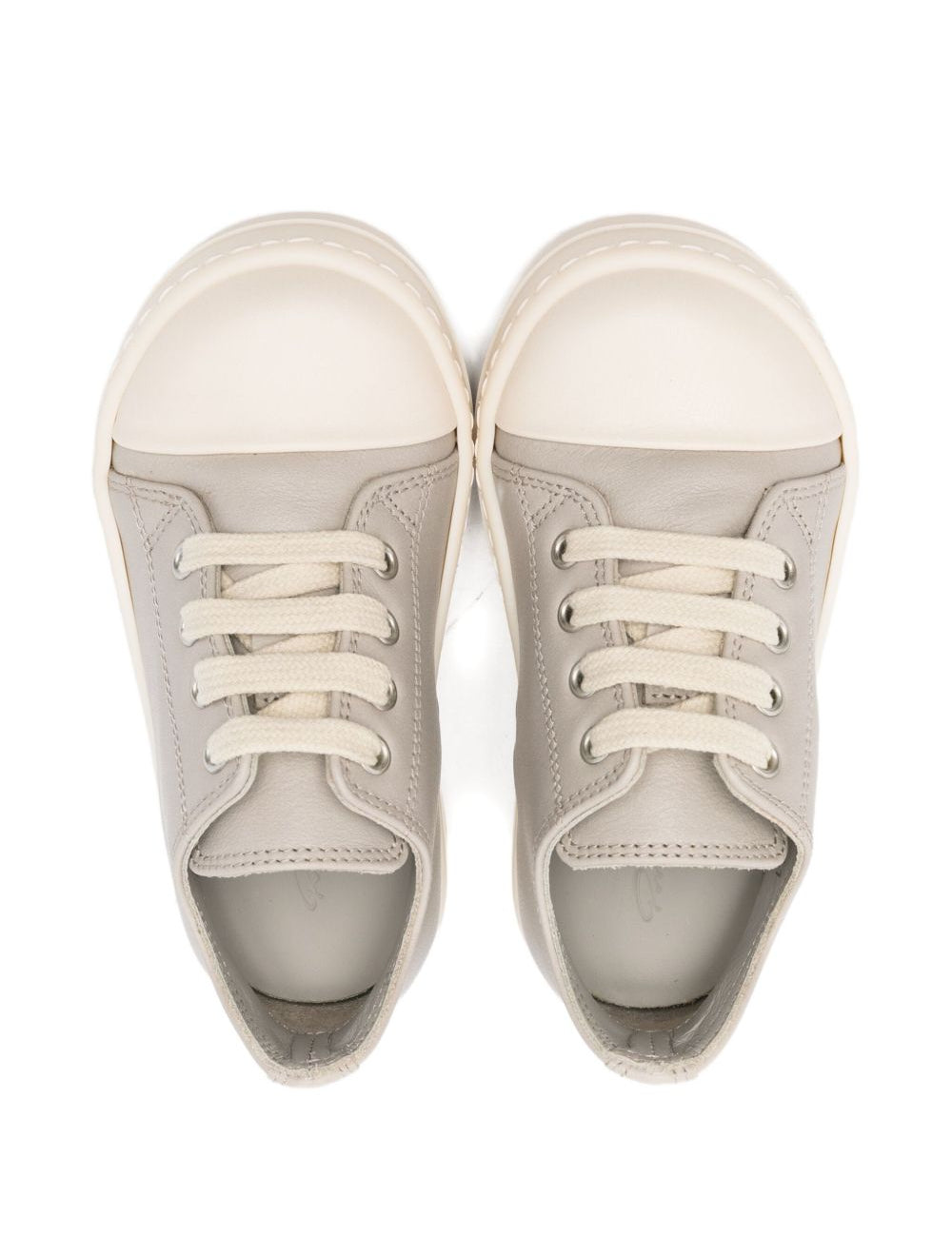 Sneakers in pelle con lacci in grigio 