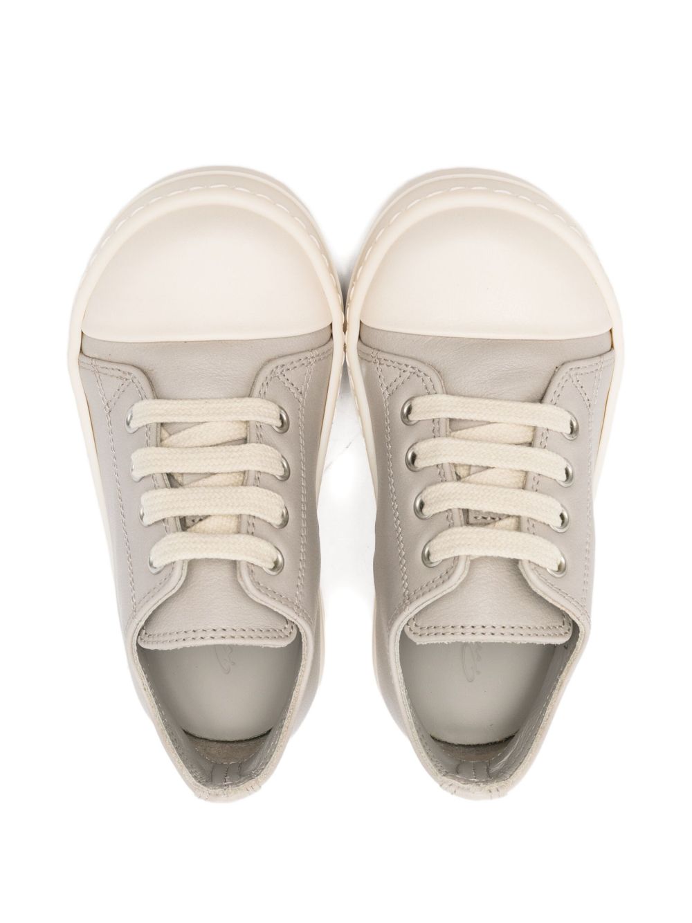 Sneakers in pelle con lacci in grigio 