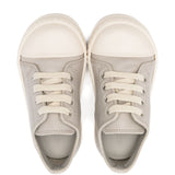 Sneakers in pelle con lacci in grigio 