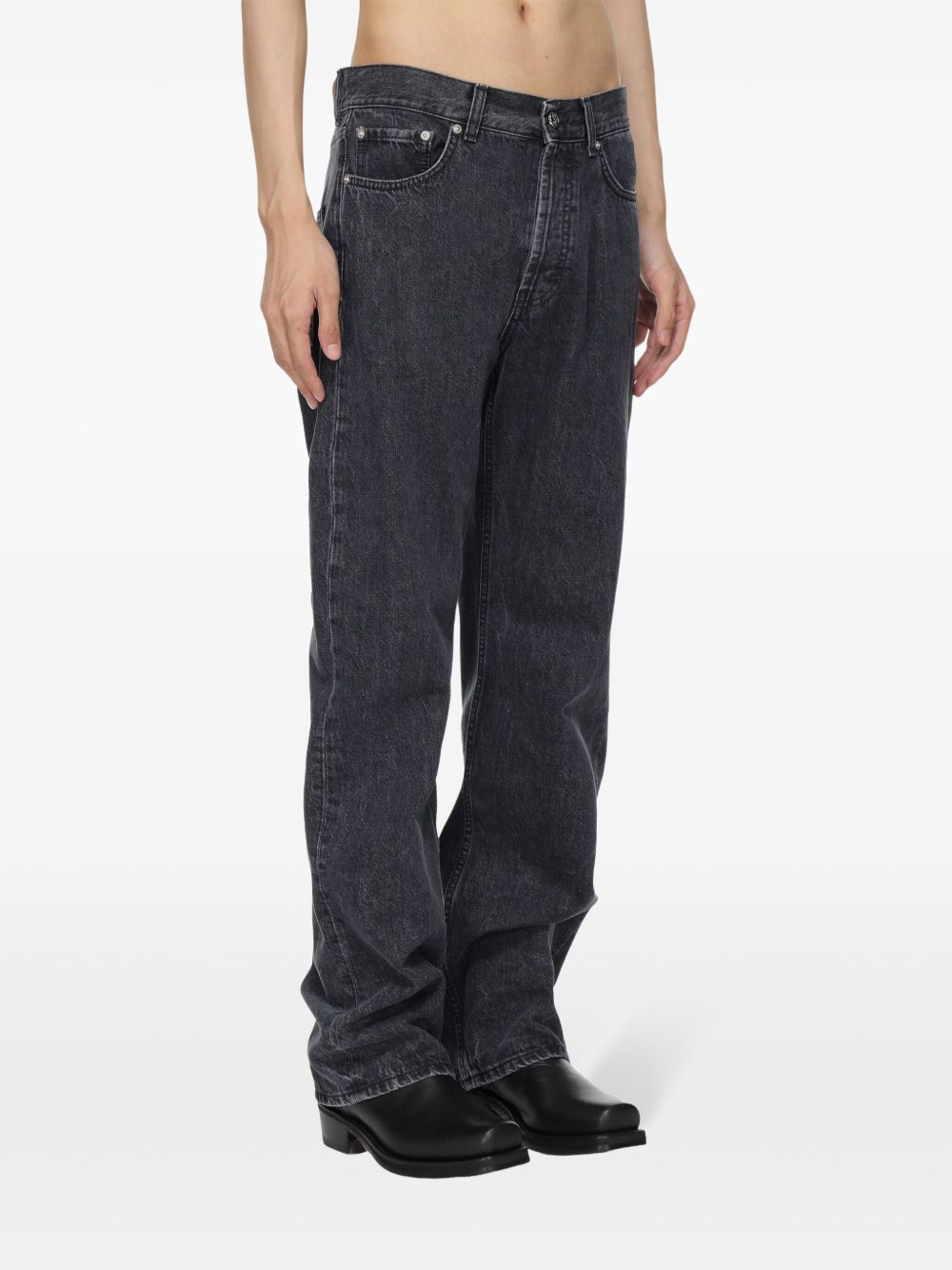 Jeans con bottoni in grigio 