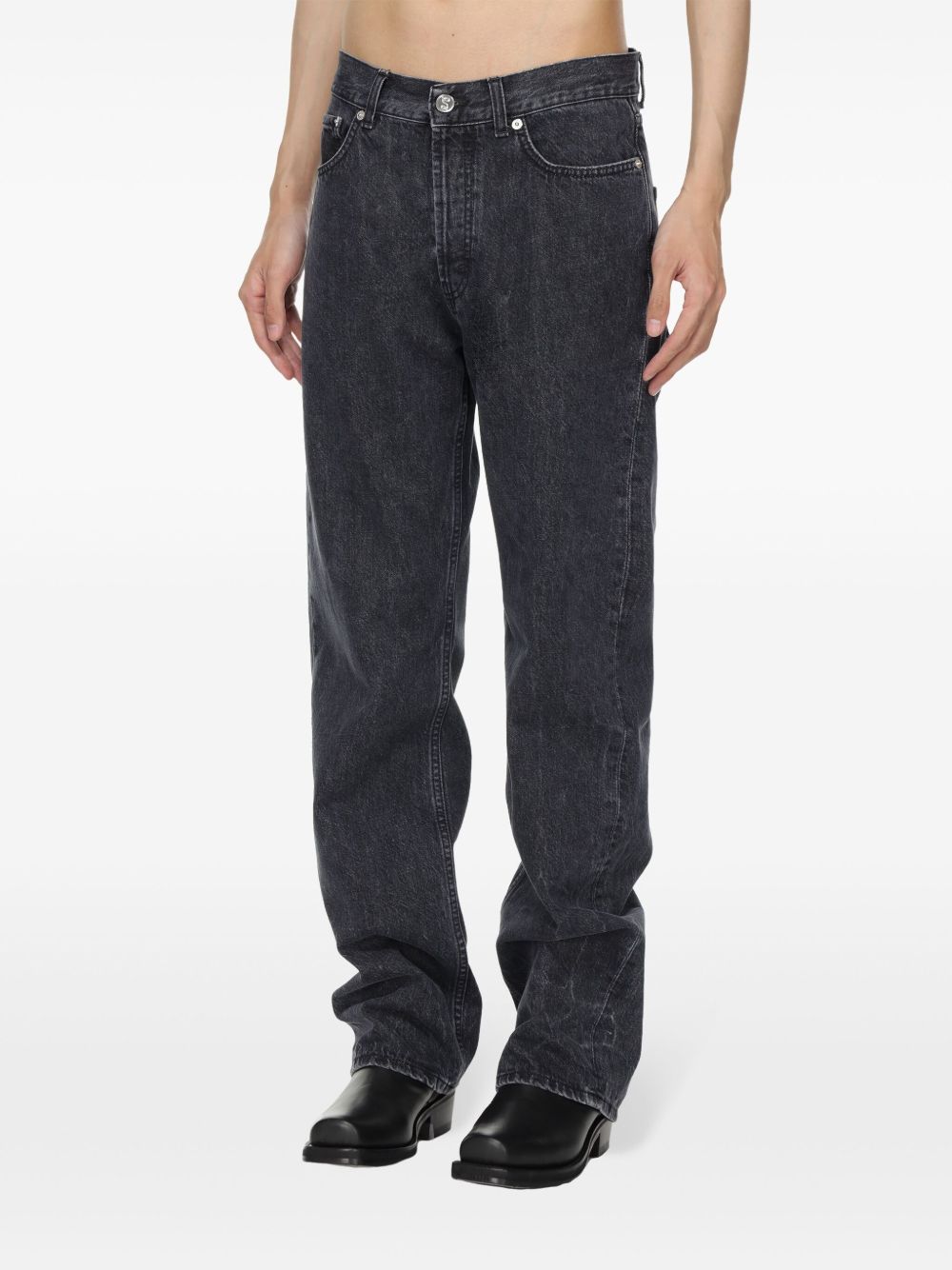 Jeans con bottoni in grigio 