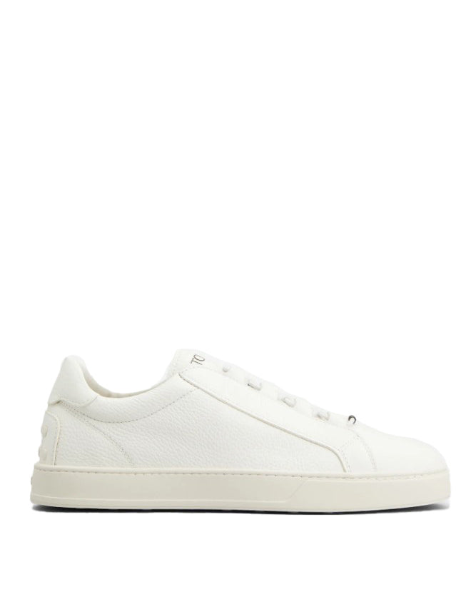 Sneakers basse in pelle scamosciata in bianco 