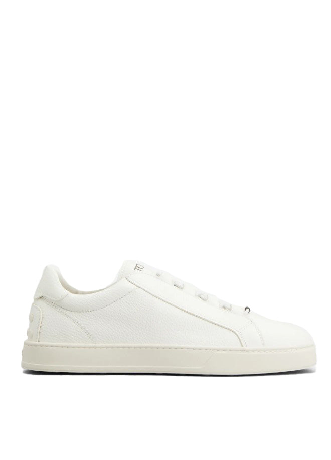 Sneakers basse in pelle scamosciata in bianco 