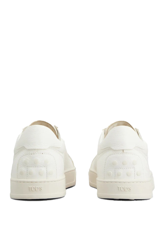 Sneakers basse in pelle scamosciata in bianco 