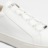 Sneakers basse in pelle scamosciata in bianco 