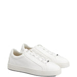 Sneakers basse in pelle scamosciata in bianco 