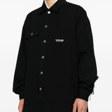 Camicia con abbottonatura in nero Undercover - uomo 