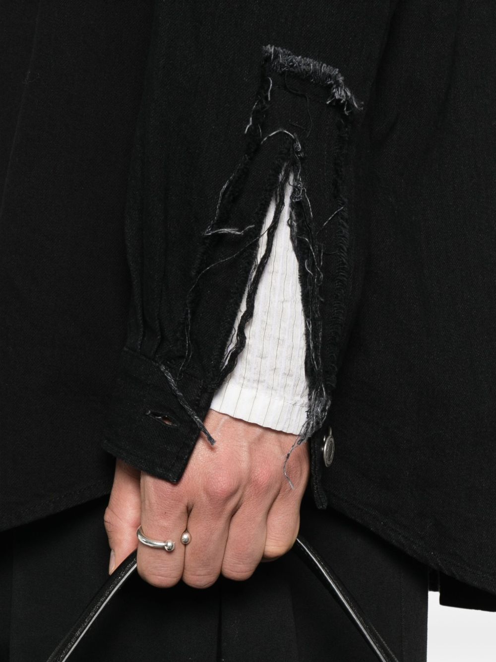 Camicia con abbottonatura in nero Undercover - uomo 