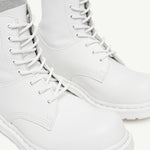 Stivaletti alti con lacci in bianco MM6 x Dr. Martens - donna 