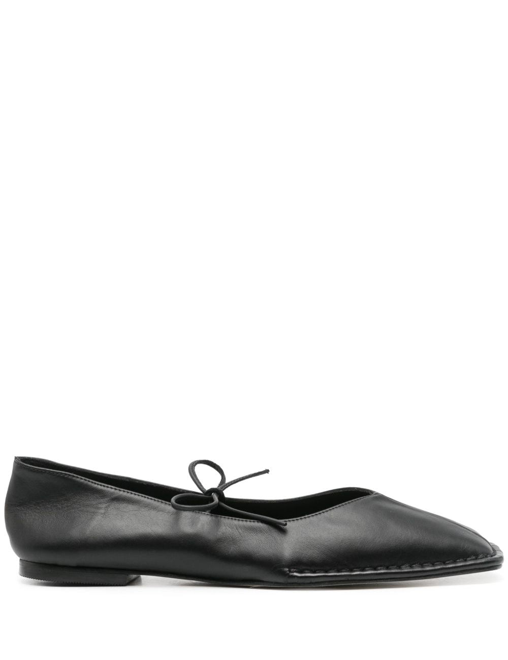 Ballerine Sway con punta quadra in nero 