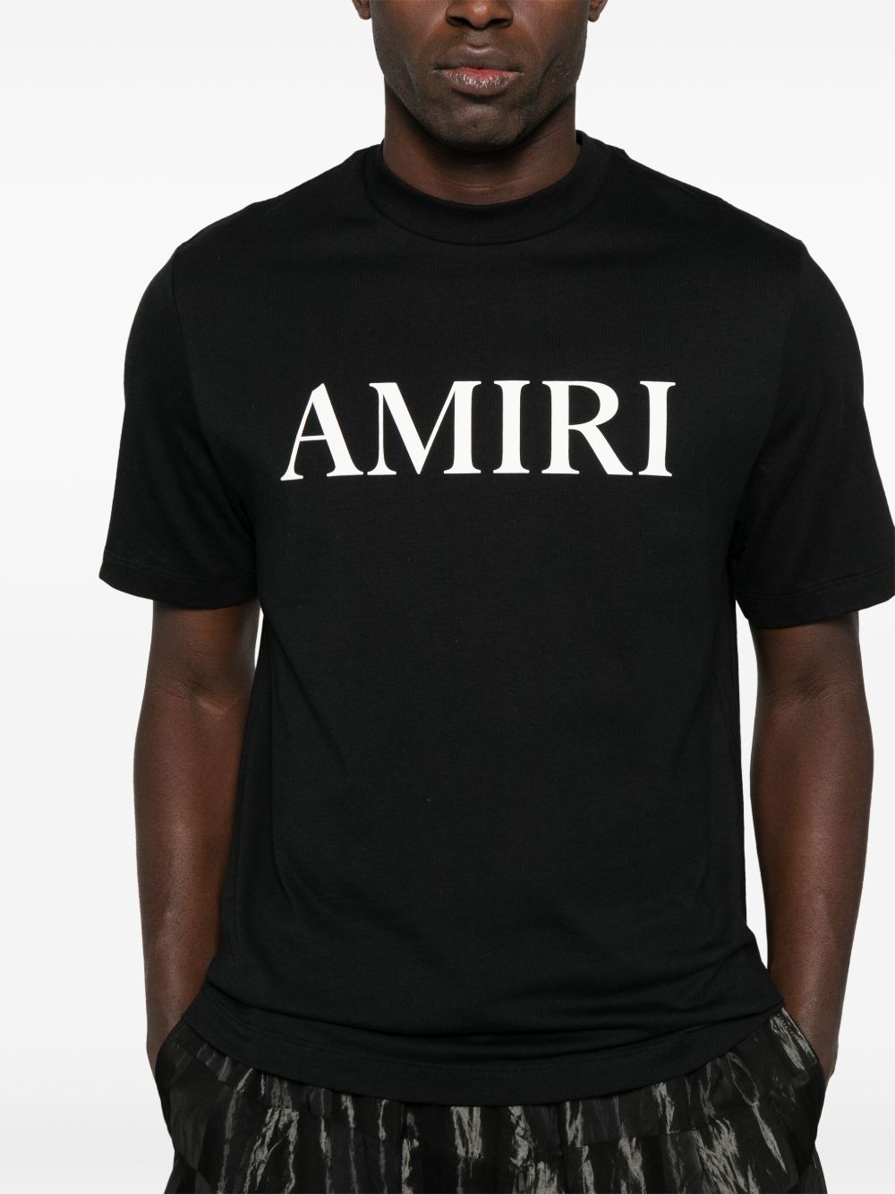 T-shirt a maniche corte con logo  in nero 