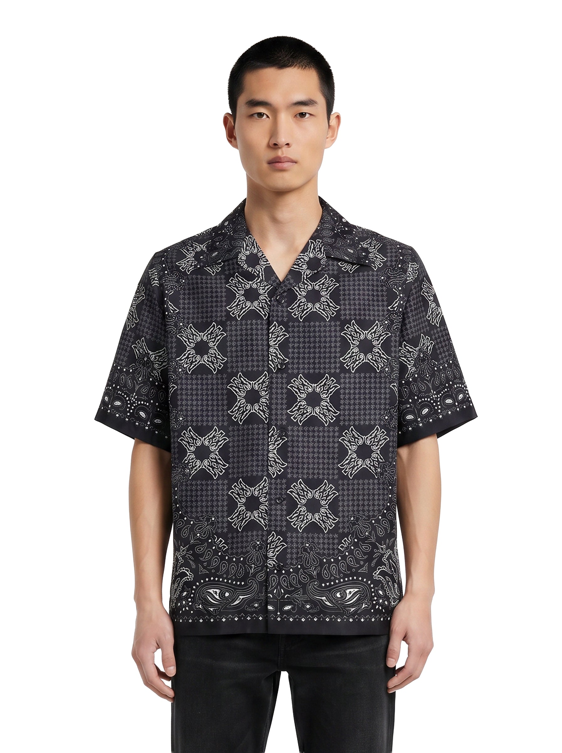 Camicia a maniche corte con stampa bandana in nero 