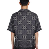 Camicia a maniche corte con stampa bandana in nero 