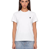 T-shirt con ricamo a cuore in bianco 