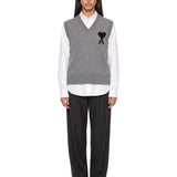 Gilet con intarsio a cuore in grigio 
