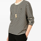 T-shirt a righe in bianco e nero 
