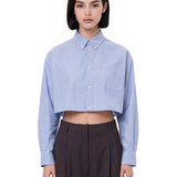 Camicia crop con logo in celeste 