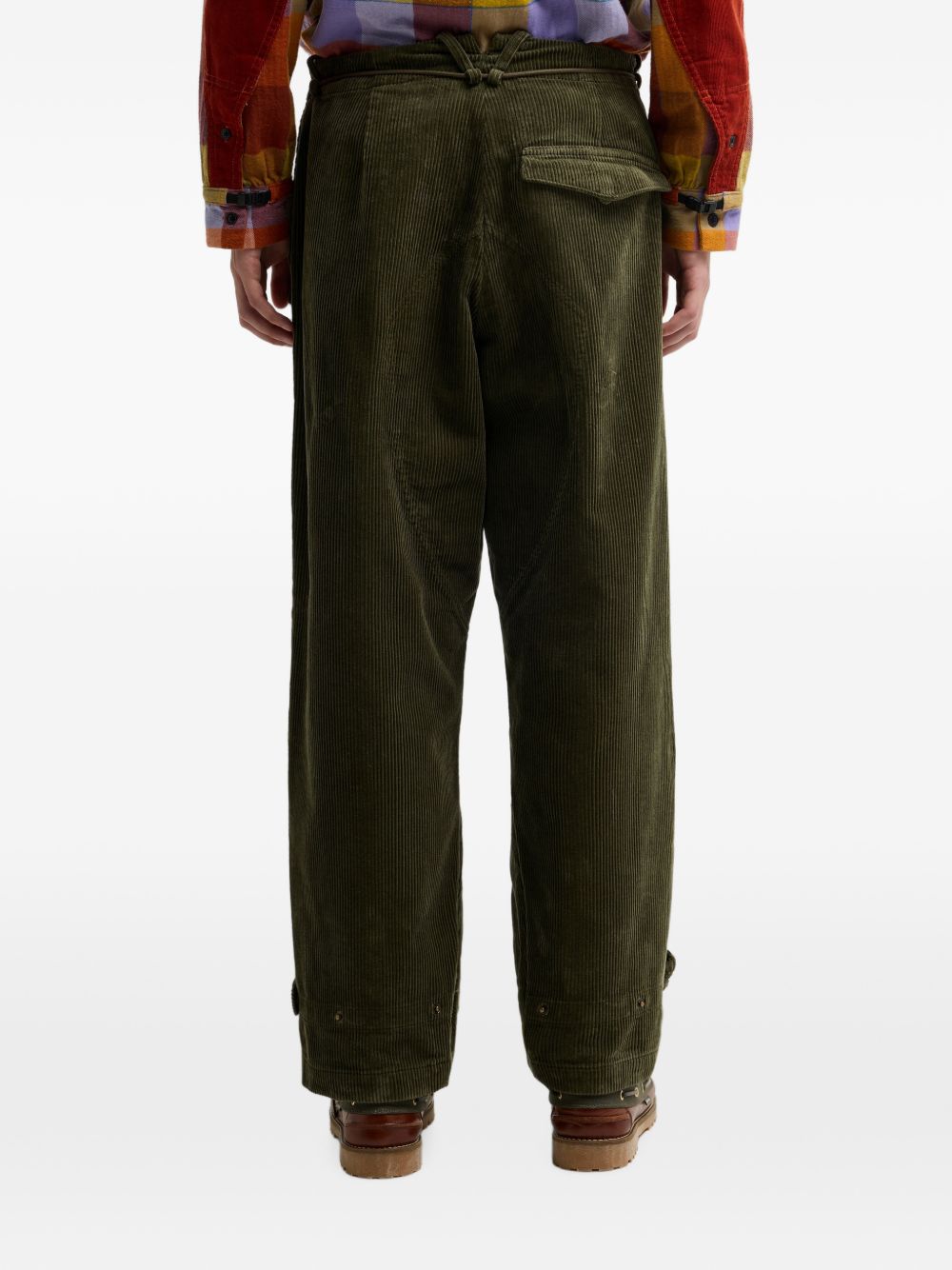 Pantaloni oversize a coste sottili in verde 