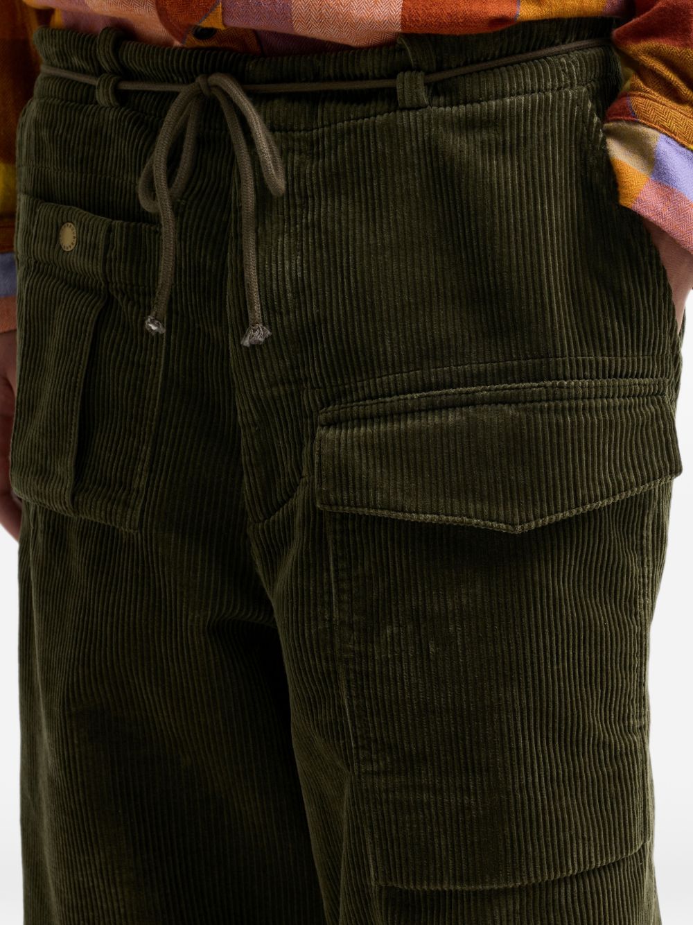 Pantaloni oversize a coste sottili in verde 
