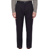 Pantaloni con pieghe frontali in blu 