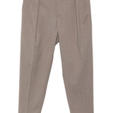 Pantaloni con pieghe frontali in grigio 