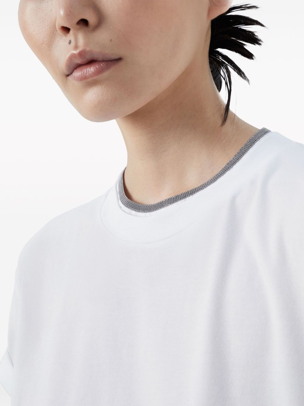T-shirt con orlo a contrasto in bianco 