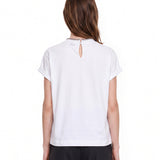 T-shirt con orlo a contrasto in bianco 
